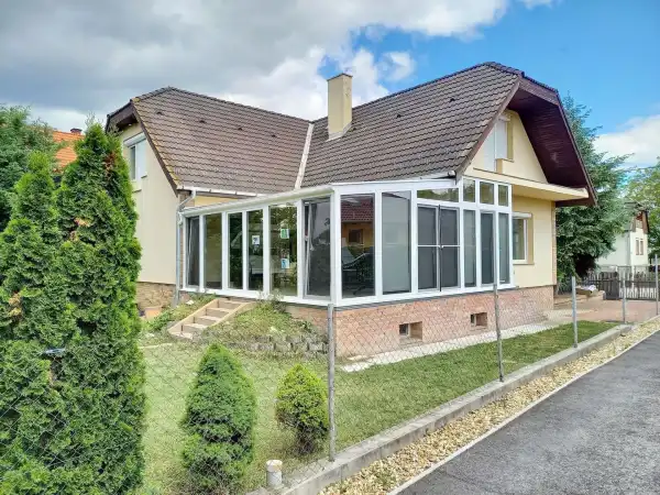 Eladó családi ház, Szigetszentmiklós 5 szoba 300 m² 168 M Ft