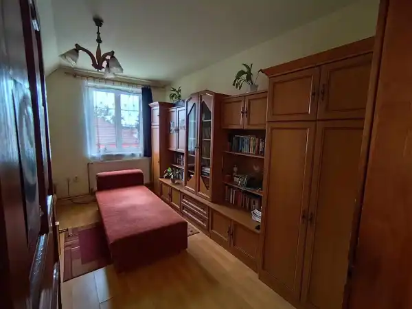 Eladó családi ház, Szirma 7 szoba 270 m² 90 M Ft