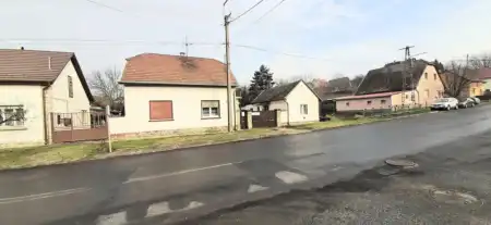 eladó családi ház, Szob