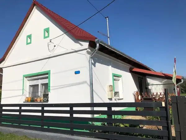 Eladó családi ház, Szőkedencs 1+2 szoba 90 m² 32 M Ft