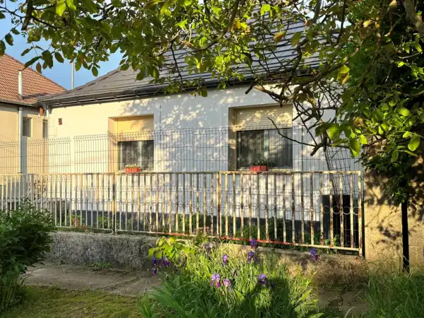 Eladó családi ház, Szokolya 2 szoba 80 m² 64.9 M Ft