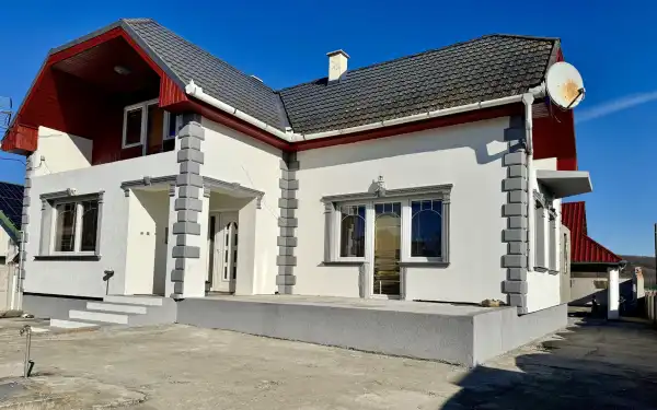 Eladó családi ház, Szügy 5 szoba 200 m² 66.99 M Ft