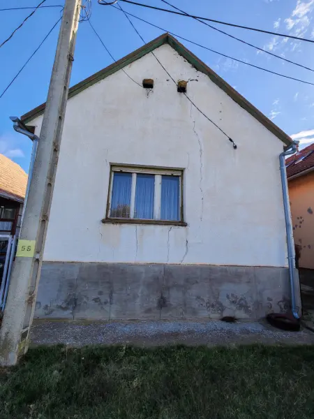 eladó családi ház, Szűr