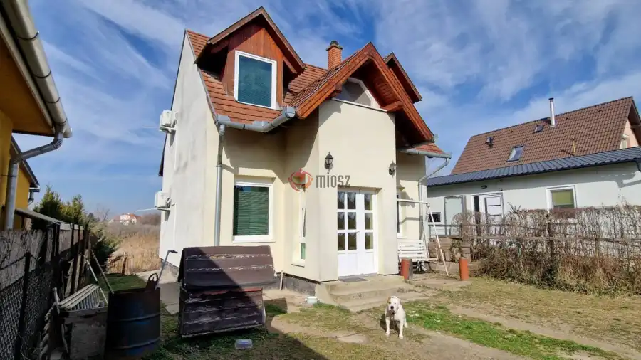 eladó családi ház, Taksony