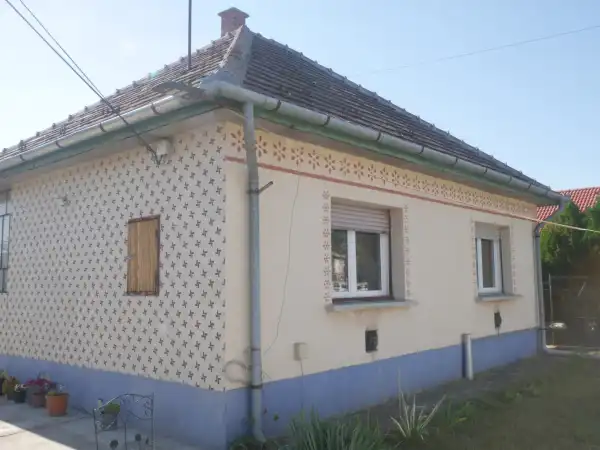 Eladó családi ház, Tápióság 2 szoba 75 m² 33 M Ft