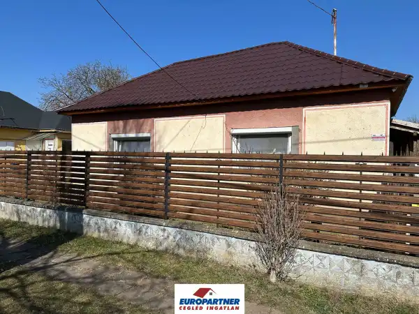 Eladó családi ház, Tápiószele 2+1 szoba 75 m² 37.9 M Ft