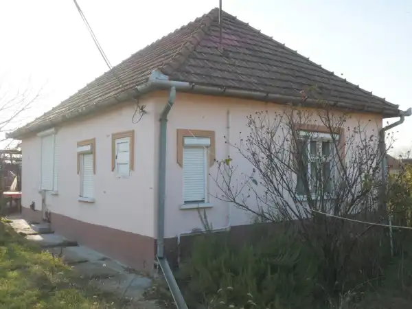 Eladó családi ház, Tápiószentmárton 2 szoba 48 m² 19.5 M Ft