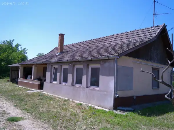 Eladó családi ház, Tápiószentmárton 1 szoba 40 m² 21.8 M Ft