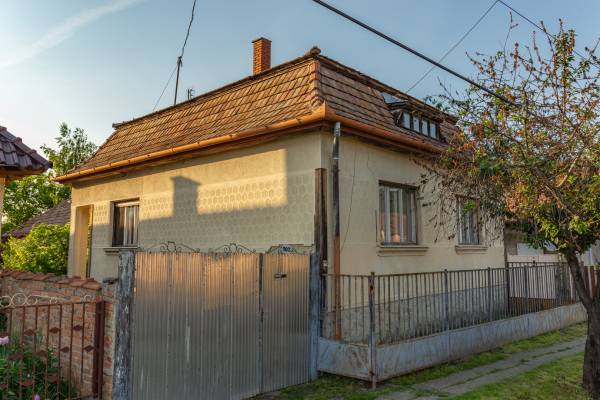 eladó családi ház, Tar