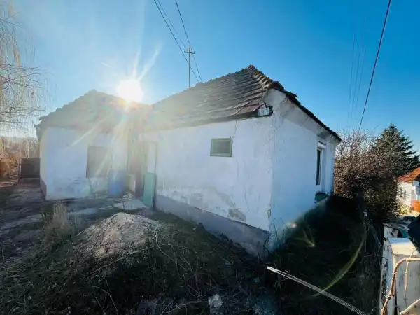 Eladó családi ház, Tarján 2 szoba 45 m² 23.99 M Ft