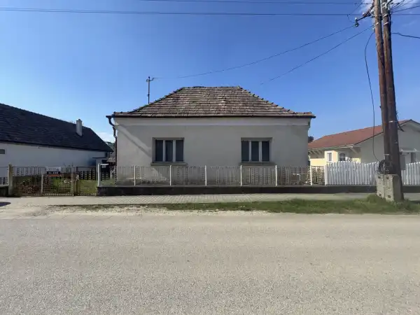 Eladó családi ház, Tarján 3 szoba 70 m² 56.5 M Ft