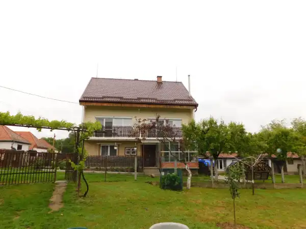 Eladó családi ház, Tarnaszentmária 5 szoba 190 m² 72 M Ft