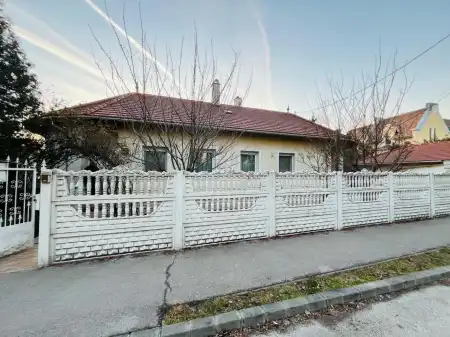 eladó családi ház, Tata