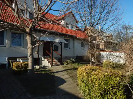 eladó családi ház, Tata