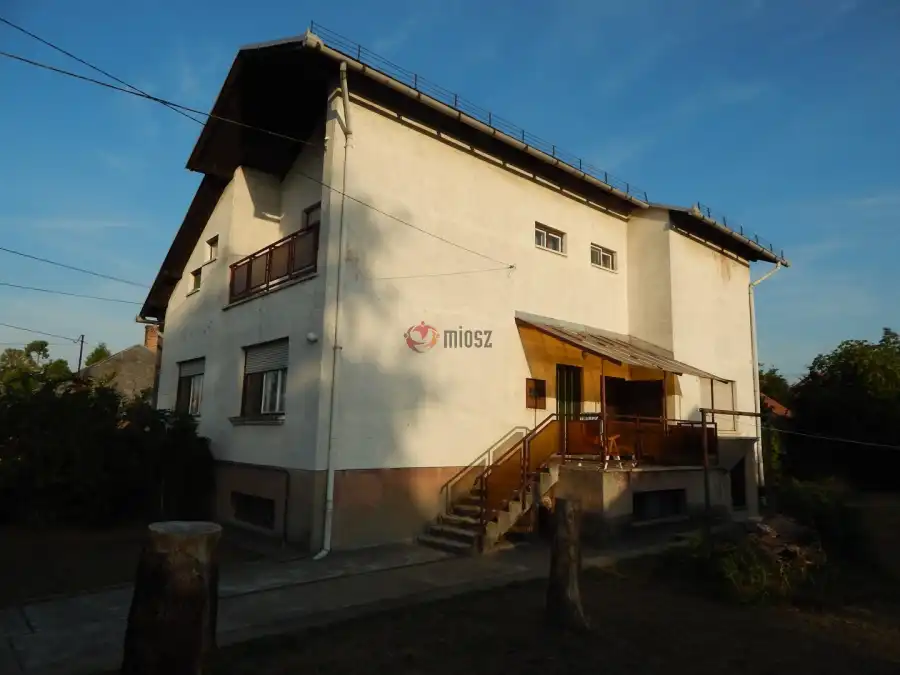 eladó családi ház, Tatabánya