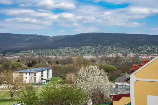 Eladó családi ház, Tatabánya 4 szoba 114 m² 129.75 M Ft