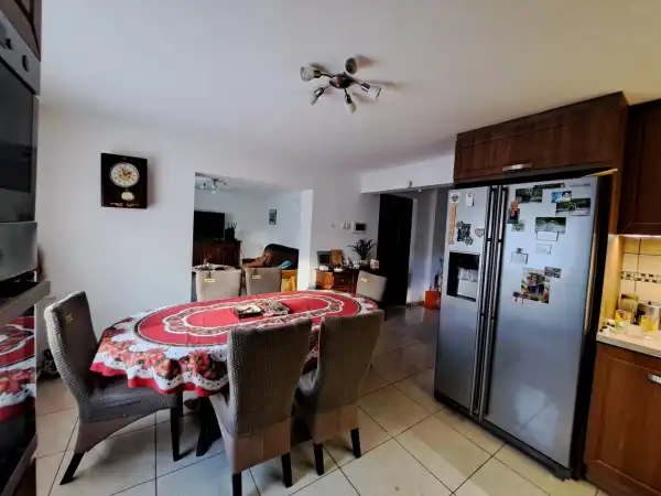 Eladó családi ház, Téglás 5 szoba 220 m² 68.99 M Ft