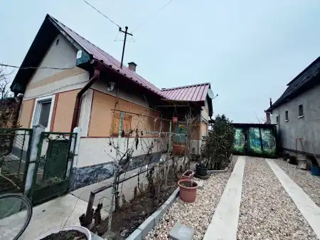 eladó családi ház, Téglás