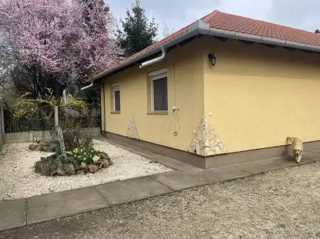 eladó családi ház, Telekgerendás