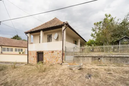 eladó családi ház, Tereske