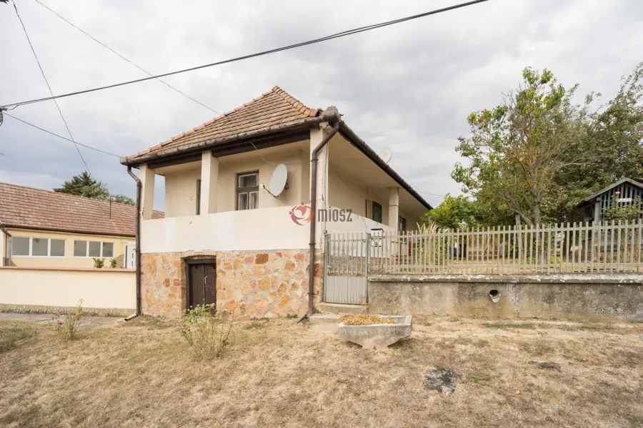 eladó családi ház, Tereske