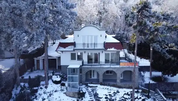 Eladó családi ház, Tihany 3+3 szoba 258 m² 860.1 M Ft