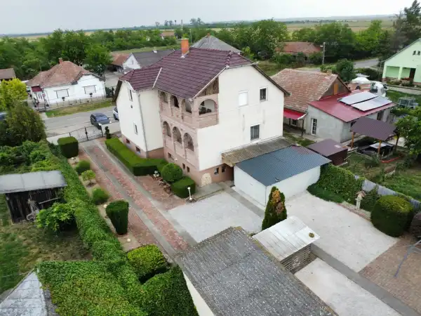 Eladó családi ház, Tiszanána 3 szoba 180 m² 49 M Ft