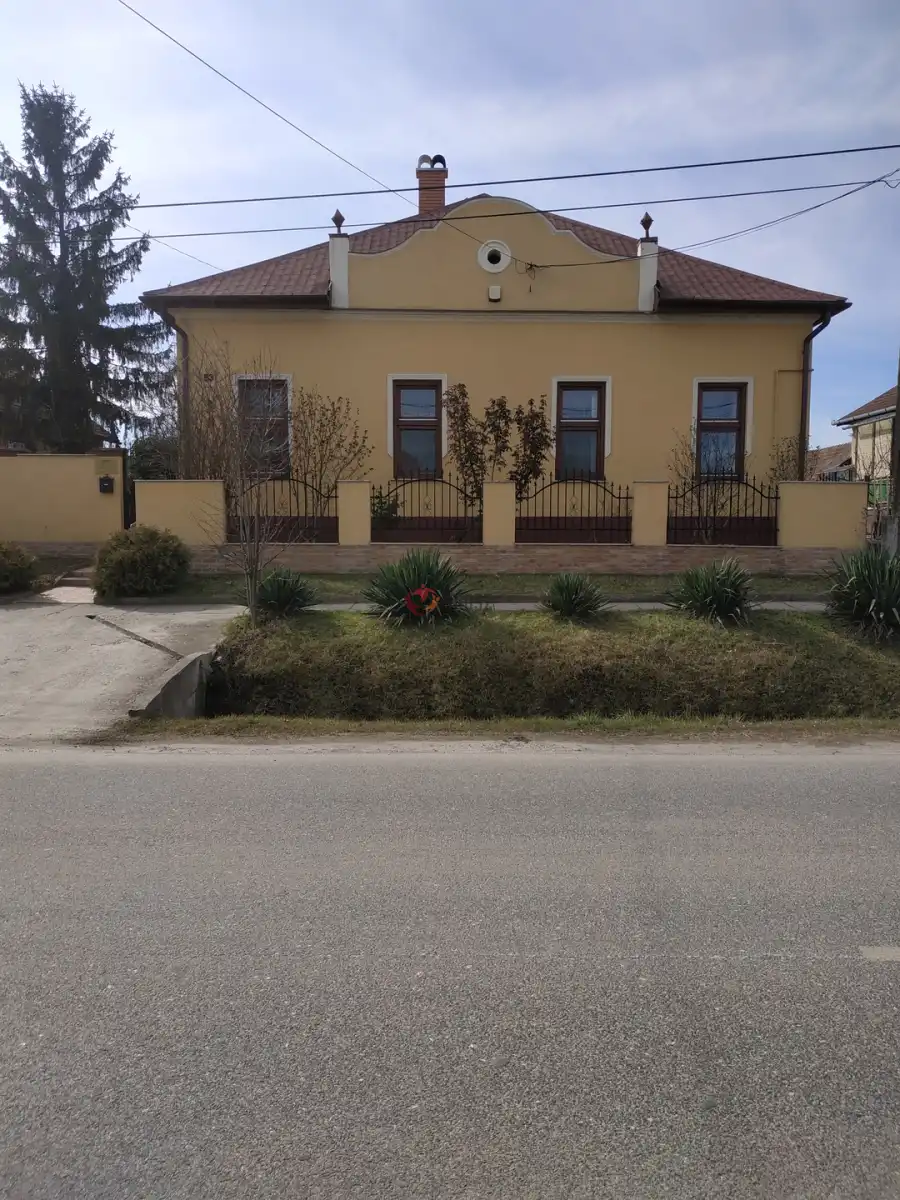 eladó családi ház, Tóalmás