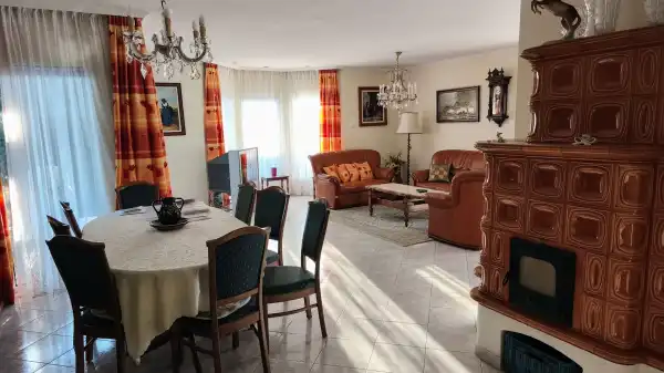 Eladó családi ház, Tök 3 szoba 287 m² 179 M Ft