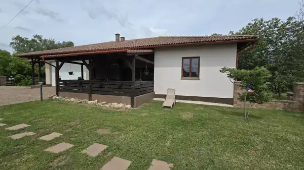 Eladó családi ház, Tolna 5 szoba 236 m² 124.99 M Ft