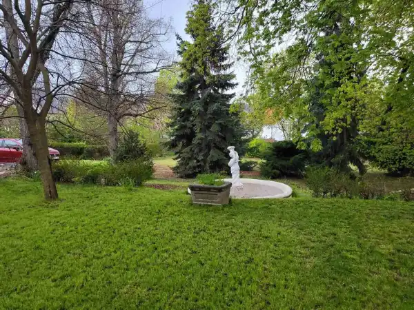 Eladó családi ház, Törökbálint 5+5 szoba 360 m² 638.75 M Ft