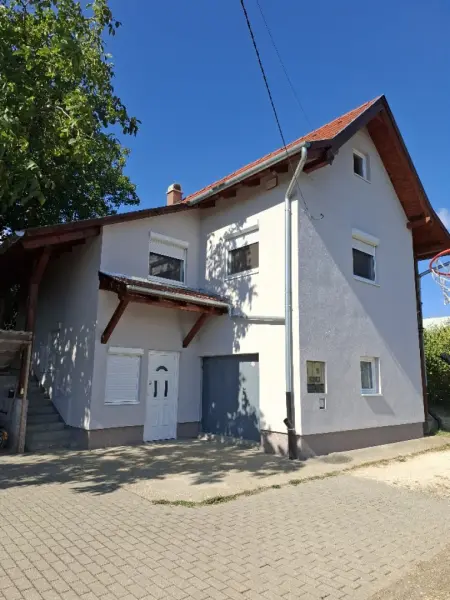 eladó családi ház, Törökbálint