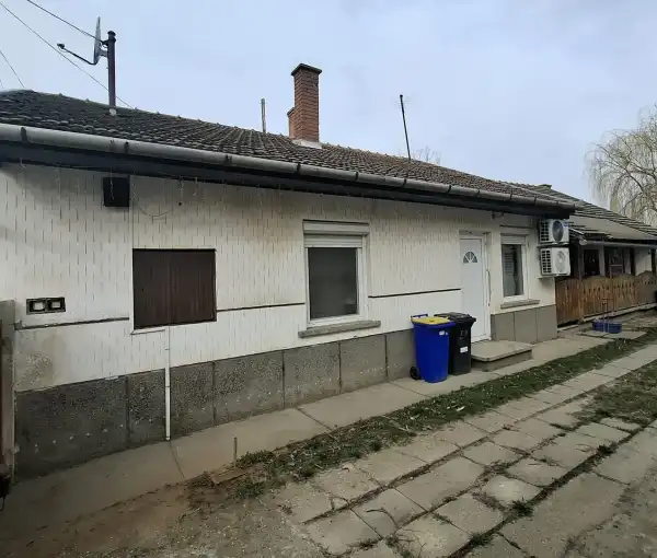 Eladó családi ház, Törtel 3 szoba 80 m² 45 M Ft