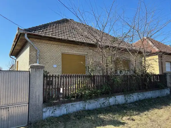 Eladó családi ház, Tura 2+2 szoba 127 m² 39 M Ft