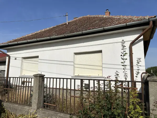 Eladó családi ház, Tura 3 szoba 92 m² 40 M Ft