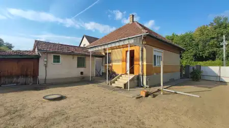 eladó családi ház, Tura
