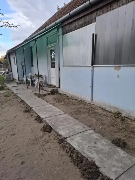 eladó családi ház, Tura