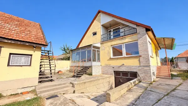Eladó családi ház, Újhartyán 5 szoba 160 m² 84.99 M Ft
