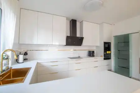 eladó családi ház, Üllő