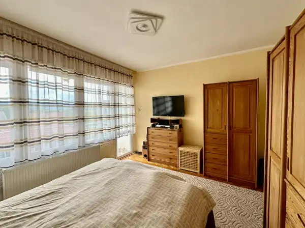 Eladó családi ház, Vác 6+1 szoba 180 m² 119.8 M Ft