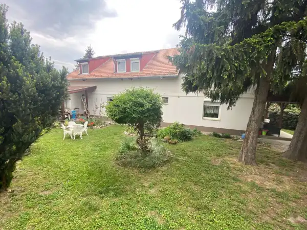 Eladó családi ház, Vác 6 szoba 221 m² 155 M Ft