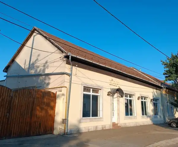 Eladó családi ház, Vác 4+1 szoba 361 m² 150 M Ft