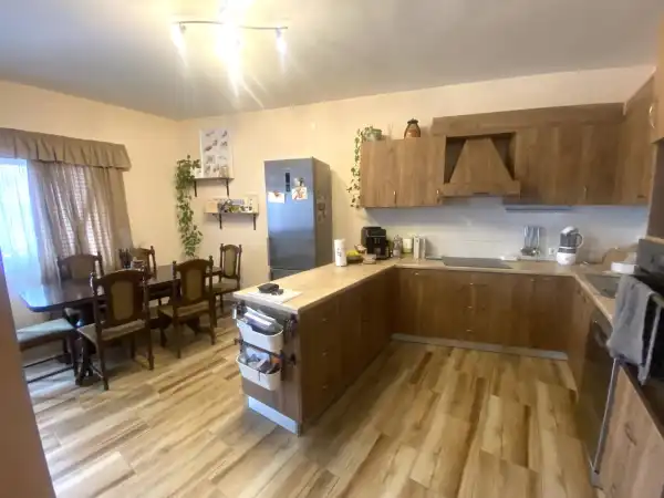 Eladó családi ház, Vác 3+2 szoba 165 m² 159 M Ft
