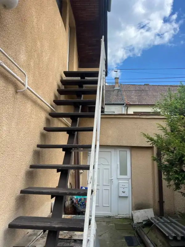 Eladó családi ház, Vác 4 szoba 145 m² 68.9 M Ft