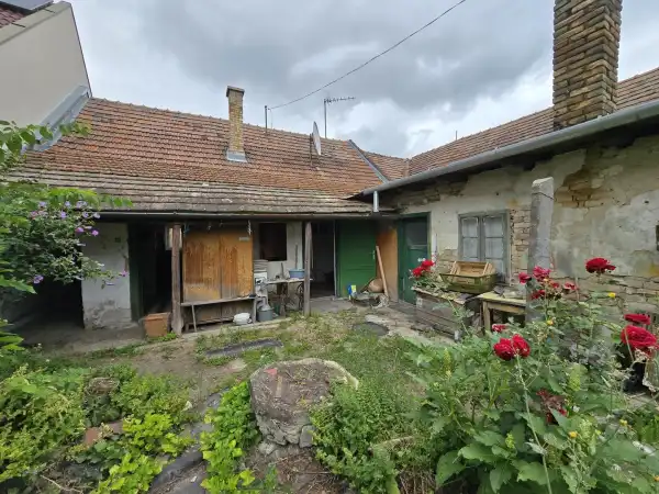 Eladó családi ház, Vác 3 szoba 70 m² 36 M Ft