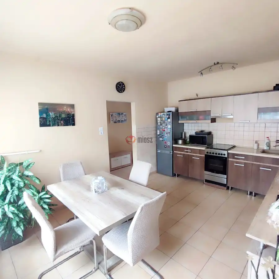 eladó családi ház, Vác