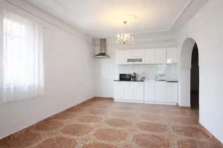 eladó családi ház, Vác