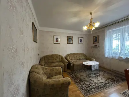 eladó családi ház, Vác