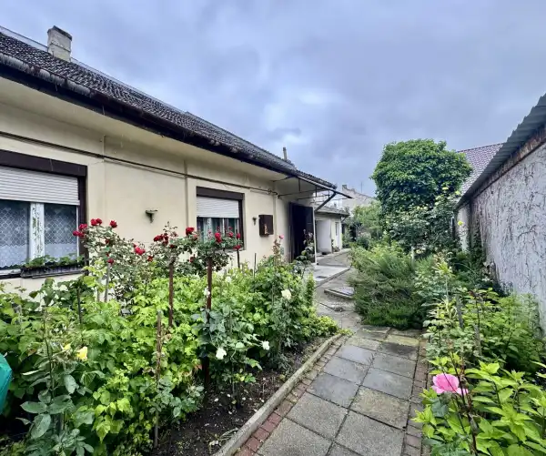 Eladó családi ház, Vác 2 szoba 52 m² 39.5 M Ft