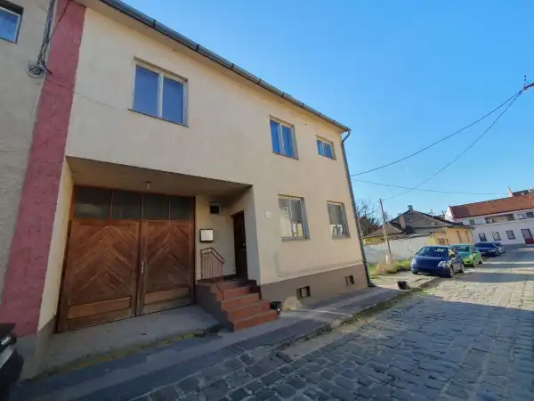 Eladó családi ház, Vác 5+1 szoba 192 m² 115 M Ft